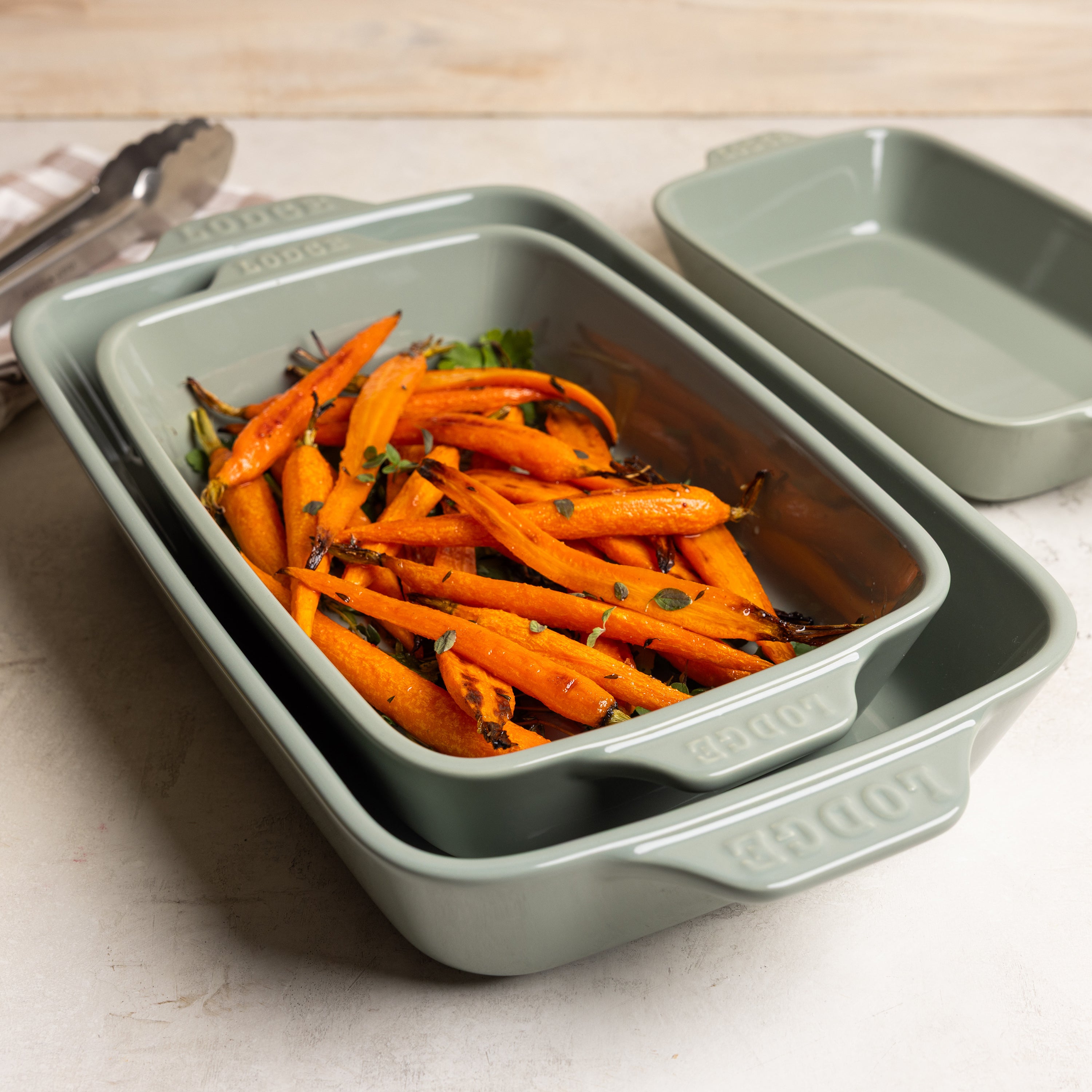 Medium Stoneware Casserole Dish 11 x 7.5 Inch