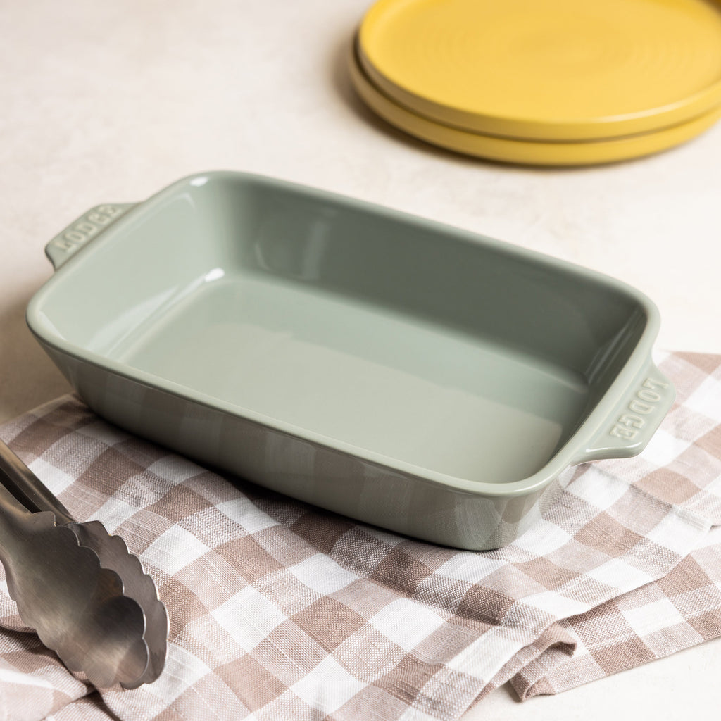 Small Stoneware Casserole Dish 9 x 6 Inch