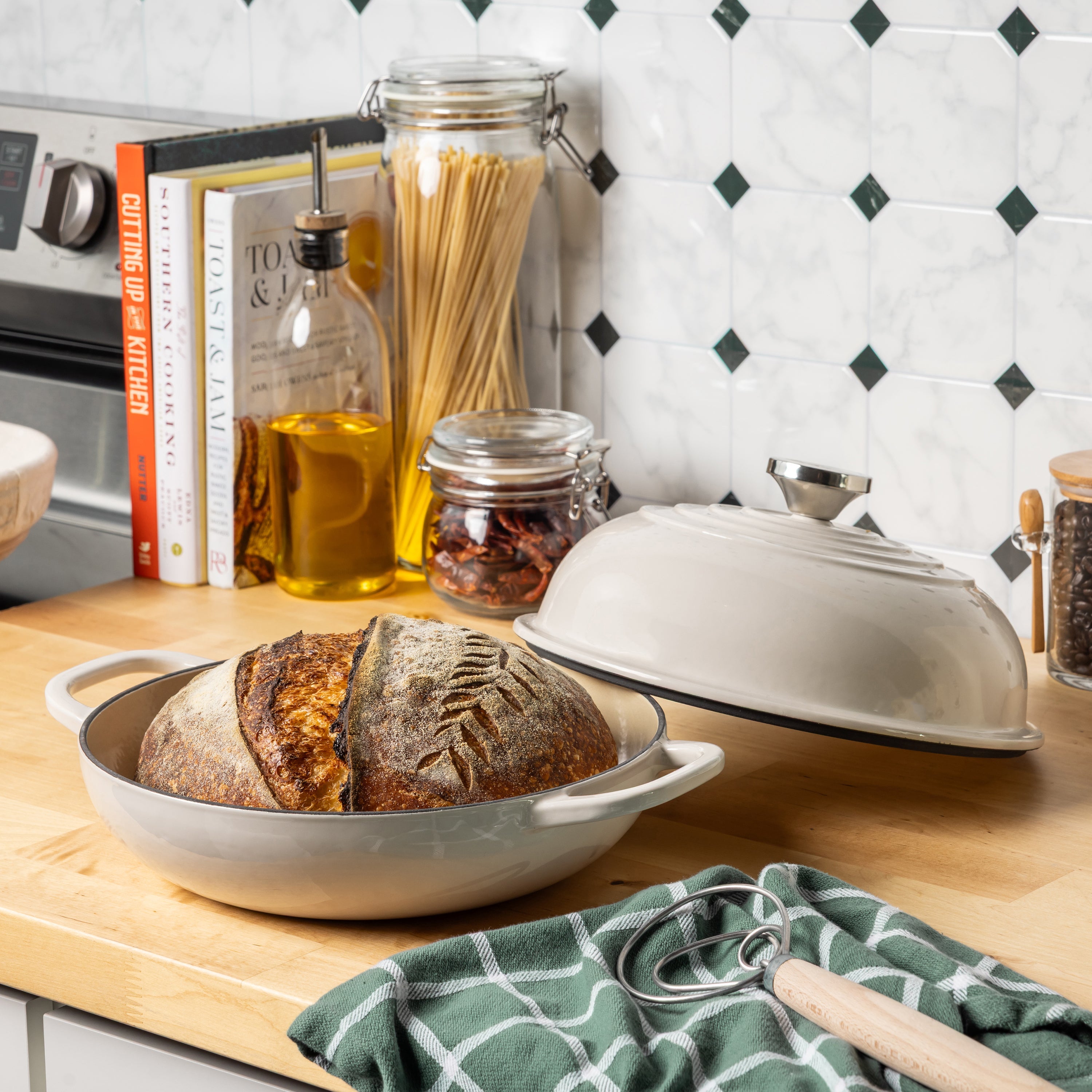 10.35 Inch Enameled Cast Iron Bread Oven